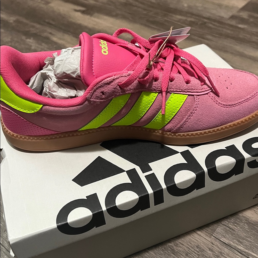 Adidas : women’s breaknet sleek Pink Suede with Neon Yellow Stripes - 7.5 - Picture 3 of 7